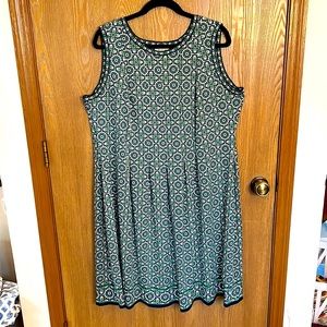 Lovely patterned dress!